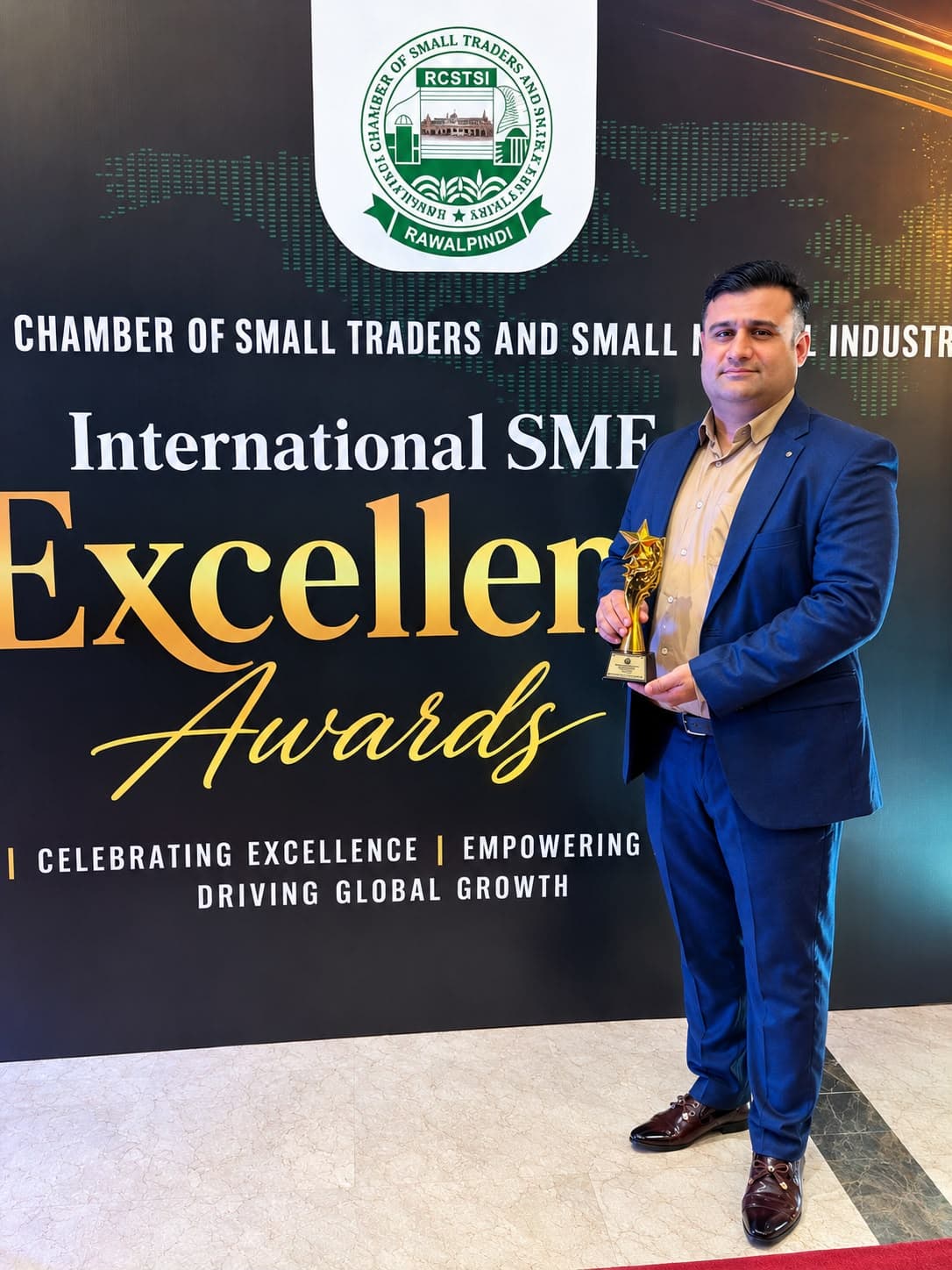 Zeeshan Furniture receiving the International SME Excellence Award